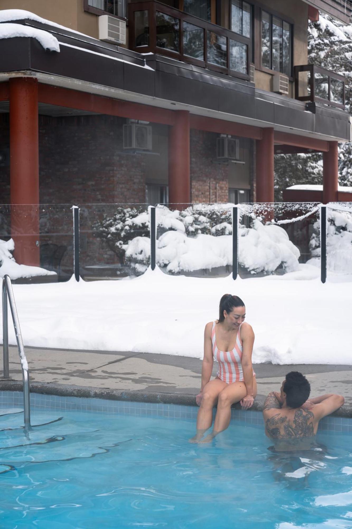 Whistler Village Inn & Suites Εξωτερικό φωτογραφία