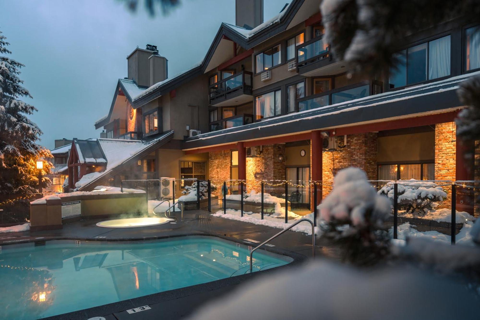 Whistler Village Inn & Suites Εξωτερικό φωτογραφία