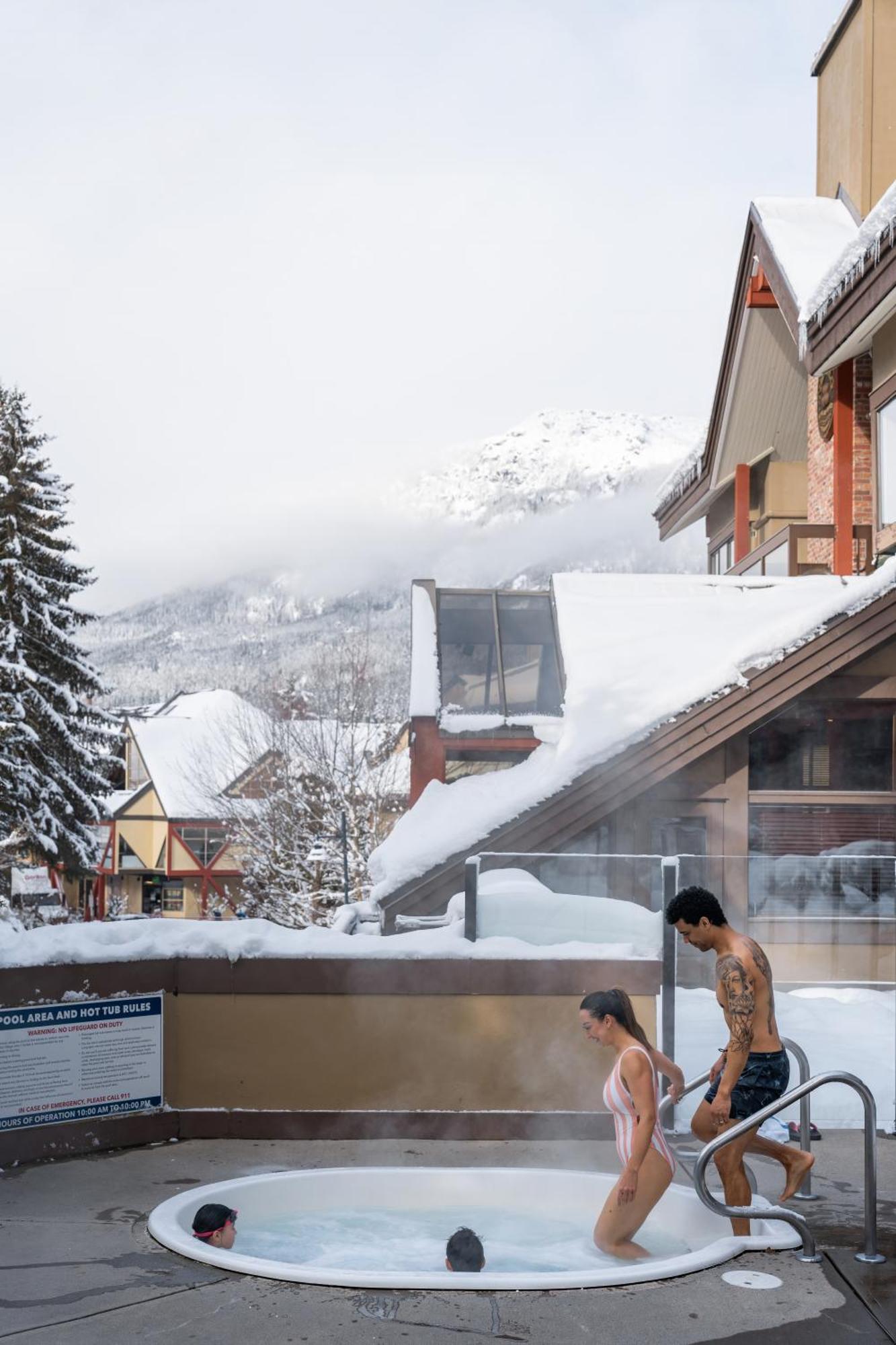 Whistler Village Inn & Suites Εξωτερικό φωτογραφία